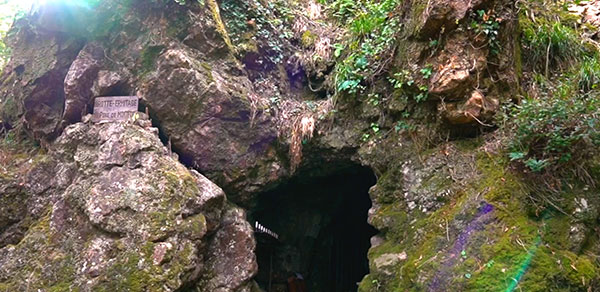 Grotte du Père de Montfort dans la forêt de Mervent-Vouvant